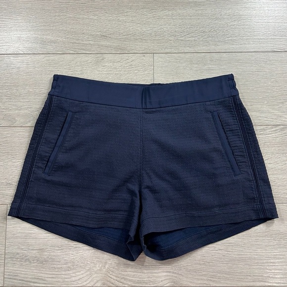 Lululemon Pack Light Shorts (2.5") Midnight Navy - Picture 5 of 13